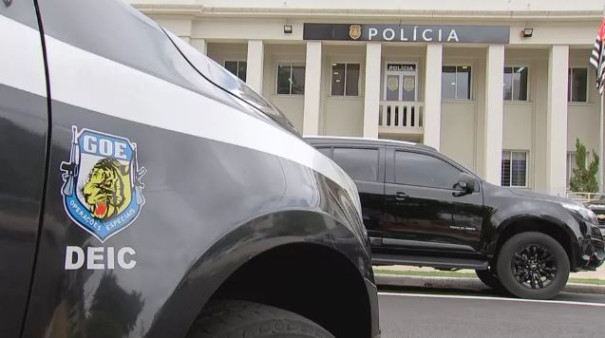 Polícia prende homem condenado por dopar e estuprar a filha 15 anos atrás; menina ficou em coma