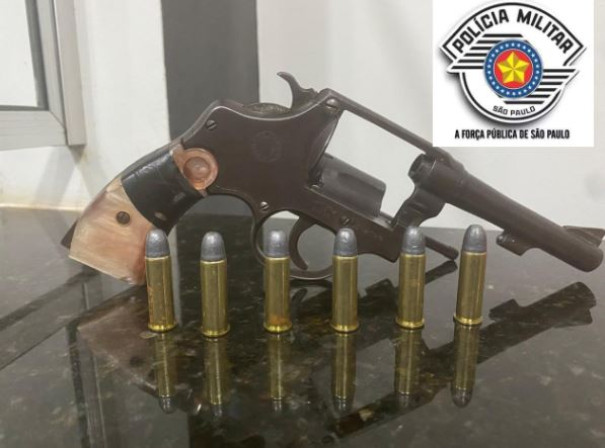 Polícia Militar prende homem em flagrante por porte ilegal de arma de fogo em Osvaldo Cruz
