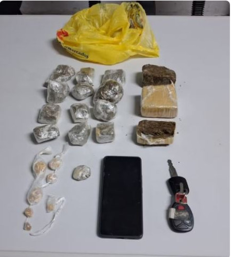Motorista Ã© flagrado dirigindo na contramÃ£o e acaba preso com porÃ§Ãµes de maconha e crack, em Presidente Prudente