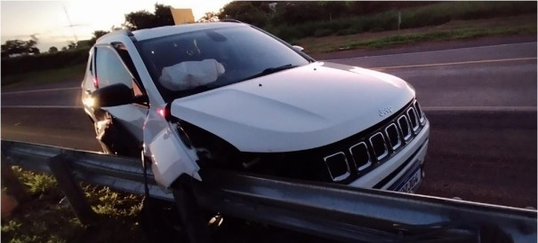 Acidente na manhã desta terça-feira(24)  deixou duas pessoas feridas na SP-425 