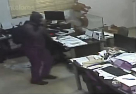 Bandidos violentos e armados invadem residÃªncia de avicultor bastense e roubam dinheiro, dÃ³lares e joias