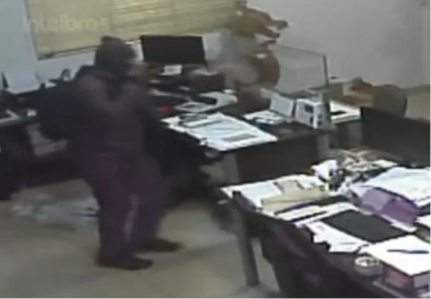 Bandidos violentos e armados invadem residência de avicultor bastense e roubam dinheiro, dólares e joias