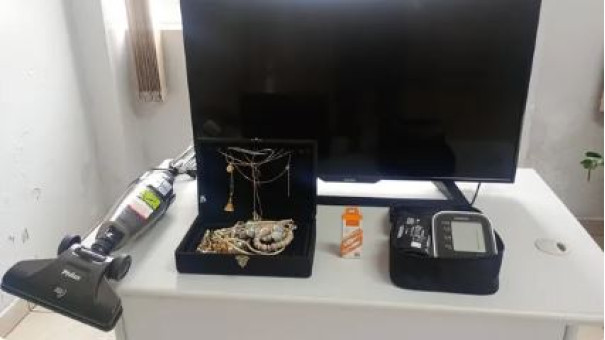 Cachorro late ao ver homem invadindo casa vizinha e suspeito é preso por furto na Vila Marcondes