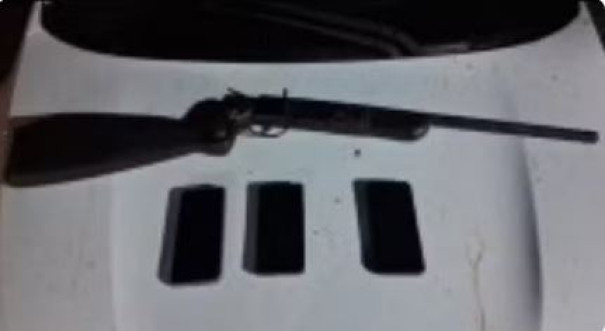Homem armado com espingarda rouba casa, tenta se esconder em matagal e acaba preso, em Rosana