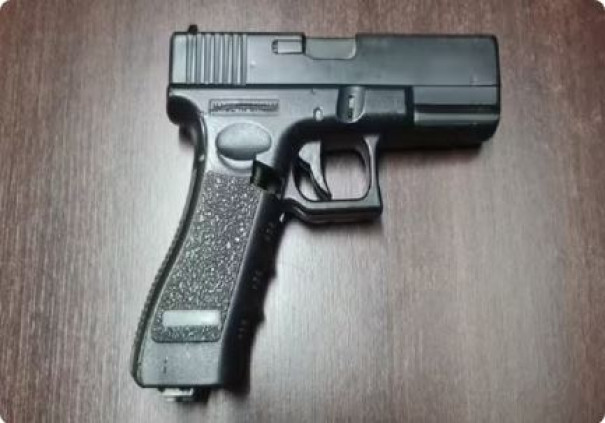 Com motocicleta sem placa, jovem tenta fugir da PM e sofre fratura exposta em Presidente Prudente