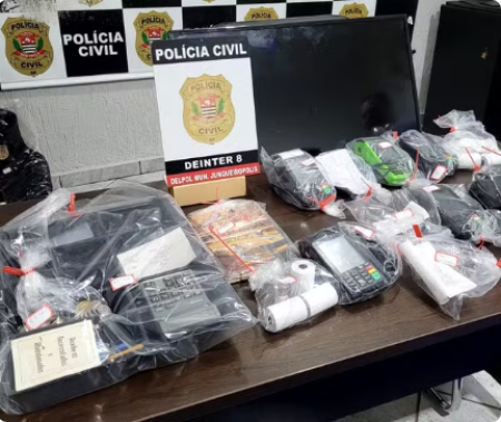OperaÃ§Ã£o policial apreende equipamentos de jogos de azar em estabelecimentos comerciais, em JunqueirÃ³polis
