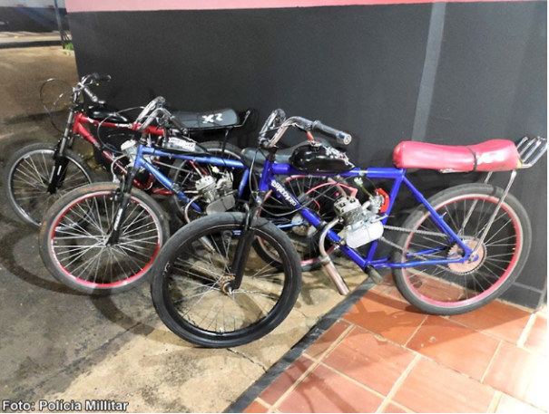 Para coibir perturbação em Bastos, Polícia Militar apreende bicicletas motorizadas