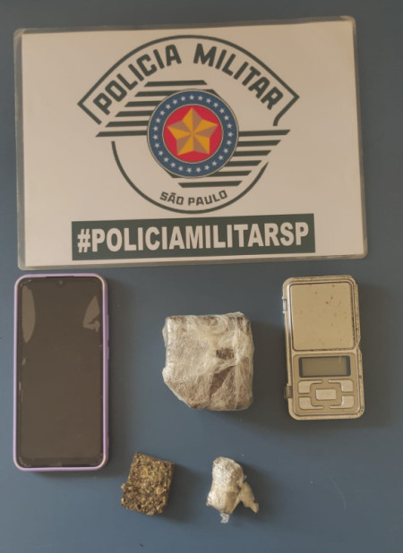 PM prende um homem e uma mulher por trÃ¡fico de drogas em Osvaldo Cruz