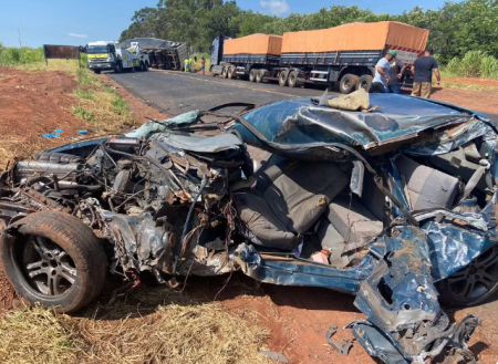 Motorista morre apÃ³s colidir contra carreta na Rodovia JosÃ© Jacinto de Medeiros, em Taciba