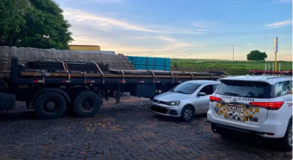 Carga furtada de chapas de aço avaliada em mais de R$ 127 mil é recuperada em Regente Feijó