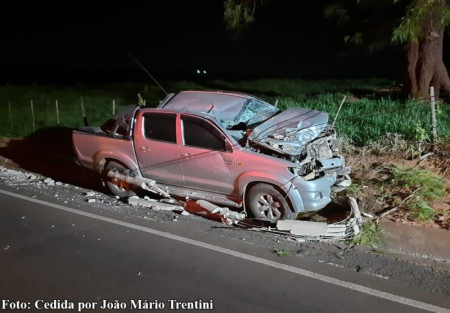 Motorista de caminhonete sofre ferimentos em acidente na vicinal TupÃ£- Bastos