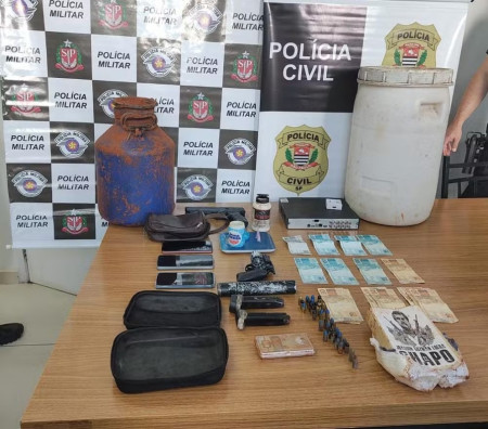 Homem Ã© preso com drogas e armas durante operaÃ§Ã£o policial em AraÃ§atuba