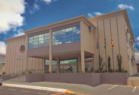 JustiÃ§a manda afastar secretÃ¡rio de Planejamento de Bastos em denÃºncia de fraude em licitaÃ§Ãµes