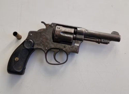 Idoso Ã© encontrado morto com disparos de arma de fogo pelo corpo, no Jardim Vale do Sol; suspeito Ã© o prÃ³prio filho