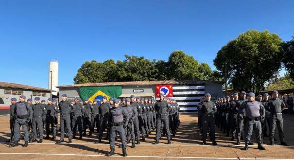 JUNQUEIRÓPOLIS: Cerimônia marca passagem de ciclo de 83 soldados da Escola de Formação da PM