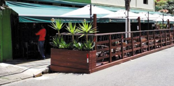 Lei municipal autoriza instalação de decks urbanos em frente a bares e restaurantes em Lucélia