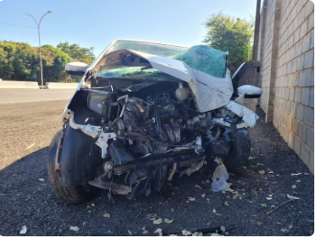 Motorista morre apÃ³s perder controle do carro e bater em pilar de viaduto na rodovia em MarÃ­lia