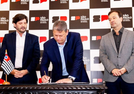 Governador anuncia programa de casas populares que inclui 50 unidades para LucÃ©lia