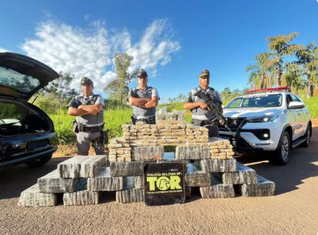 Homem Ã© preso com mais de meia tonelada de maconha na Rodovia OlÃ­mpio Ferreira da Silva, em Pirapozinho