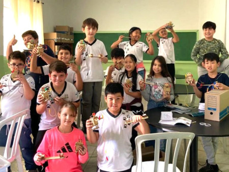 Curso de robÃ³tica da escola SÃ£o JosÃ© de Bastos faz sucesso entre alunos