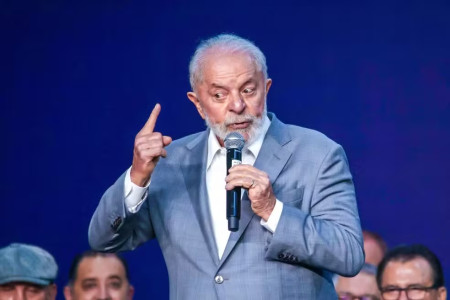 Quaest: 51% aprovam trabalho do presidente Lula; 46% desaprovam