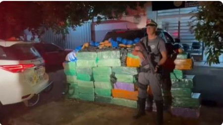Motorista Ã© preso com mais de 1,1 tonelada de maconha e skank na Rodovia da IntegraÃ§Ã£o, em Mirante do Paranapanema