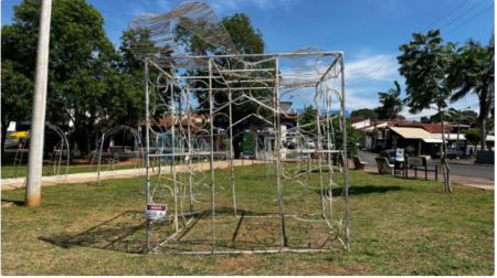 Em Adamantina, menino de 6 anos leva choque elÃ©trico em decoraÃ§Ã£o de natal no Parque dos Pioneiros