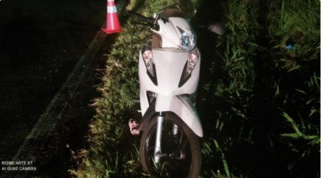 Mulher morre apÃ³s tombar moto que pilotava e ser atropelada em rodovia da regiÃ£o