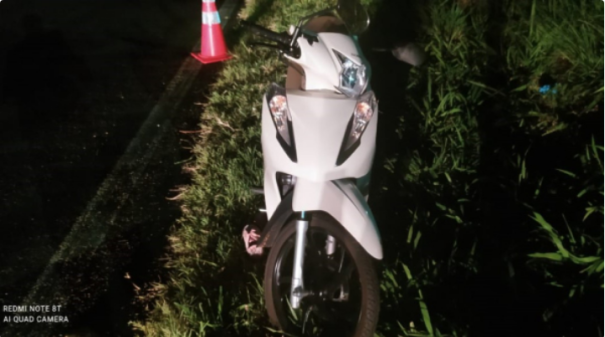 Mulher morre após tombar moto que pilotava e ser atropelada em rodovia da região