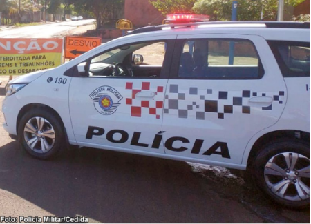 Duas pessoas sÃ£o abordadas por porte de entorpecentes em Iacri (SP)