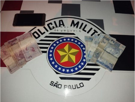 PolÃ­cia Militar prende homem por trÃ¡fico de drogas em Osvaldo Cruz