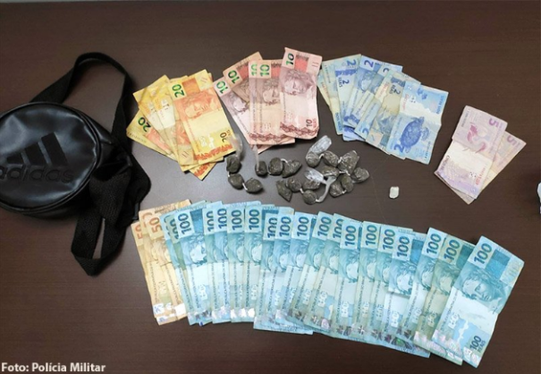 Motociclista é preso com maconha e R$ 2.248,00 em dinheiro, em Bastos