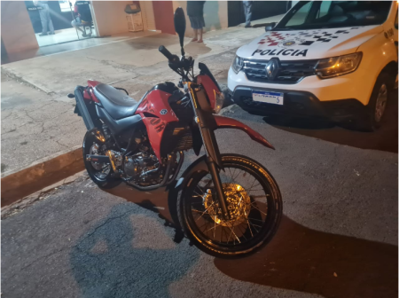 PolÃ­cia Militar apreende motocicleta por adulteraÃ§Ã£o de placa em Osvaldo Cruz