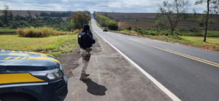 Motorista Ã© flagrado a quase 200km/h em rodovia no interior de SP