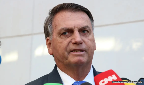 PF indicia Bolsonaro e Mauro Cid no caso das joias sauditas