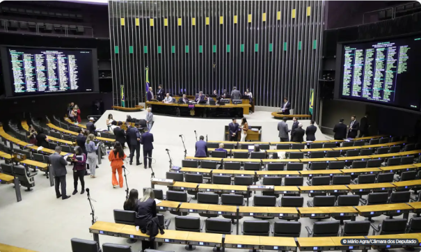 Câmara aprova urgência de texto sobre impostos da reforma tributária