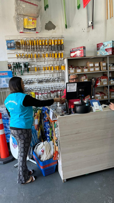 Equipes da Energisa visitam lojas da construÃ§Ã£o civil para alertar clientes sobre riscos de acidentes com a rede elÃ©trica