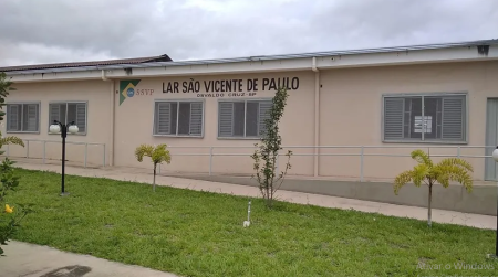 Rotary Clube Osvaldo Cruz CalifÃ³rnia fez a doaÃ§Ã£o de 35 cadeiras de madeira para o Lar SÃ£o Vicente de Paulo