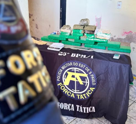 Jovem oferece R$ 10 mil para polÃ­cia nÃ£o entrar em casa abandonada utilizada como depÃ³sito de droga e Ã© preso em Dracena