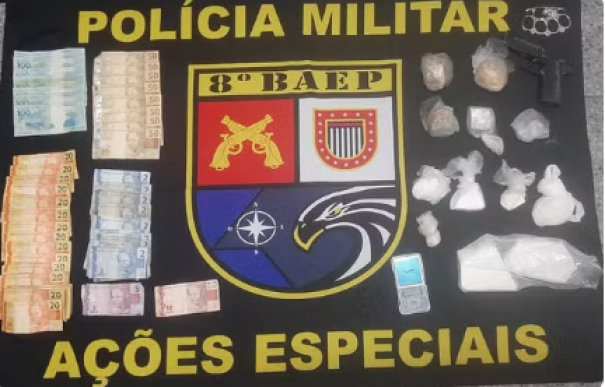 Ao ser flagrado trocando objetos com suspeitos, homem é preso por tráfico de drogas em Pres. Epitácio