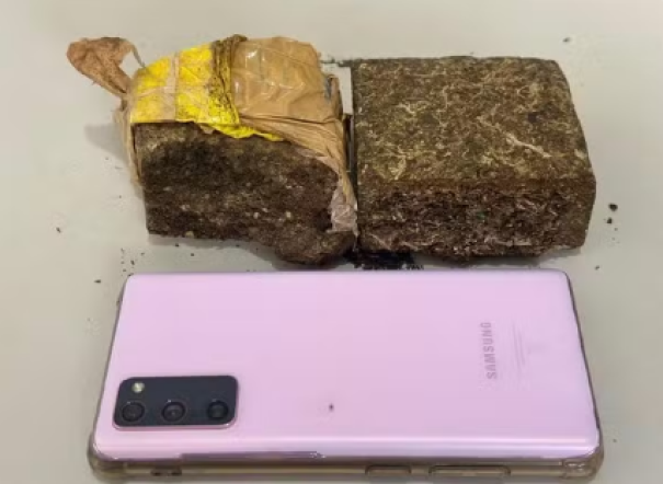 Preso em saída temporária é interceptado com droga que pretendia levar para penitenciária em Presidente Bernardes