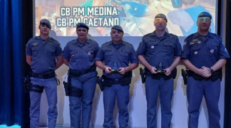 Policiais militares de Adamantina sÃ£o premiados em solenidade de aniversÃ¡rio do 25Âº BatalhÃ£o da PM