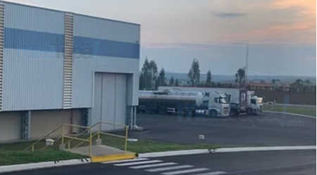 Trabalhador morre soterrado apÃ³s tentar descarregar 30 toneladas de restos bovinos em MarÃ­lia