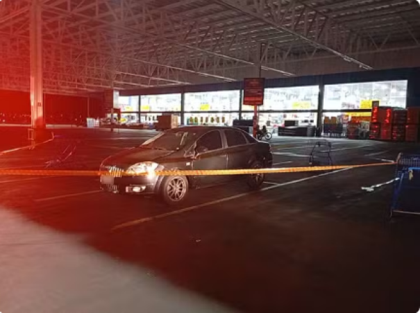 Corpo de homem é encontrado dentro de carro estacionado em hipermercado, em Pres. Prudente