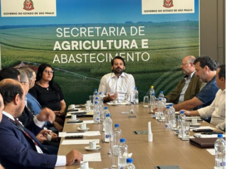 Prefeita Vera Morena lidera reuniÃ£o sobre o cultivo do cafÃ© com participaÃ§Ã£o do SecretÃ¡rio de Estado da Agricultura Guilherme Piai e produtores r