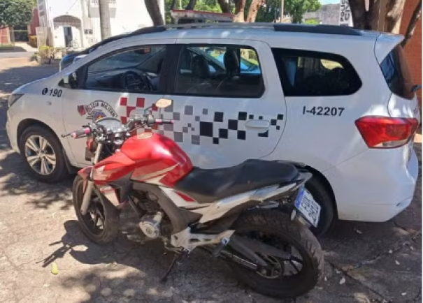 Rapaz é preso por furtar motocicleta no bairro Jóia Ribeirinha, em Presidente Epitácio