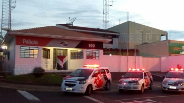 Homem tenta matar companheiro incendiando seu corpo em Pompeia