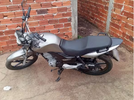 Homem Ã© preso apÃ³s furtar motocicleta estacionada em residÃªncia, em Panorama