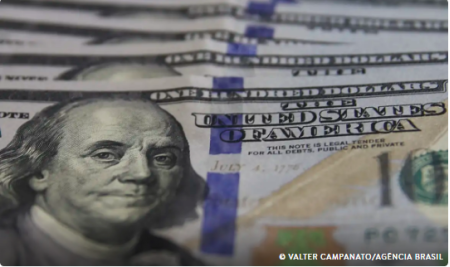 DÃ³lar tem maior queda diÃ¡ria em dois anos e meio e fecha a R$ 5,75