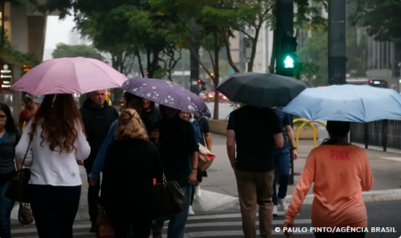 Semana comeÃ§a com retorno de chuvas intensas e frente fria no Sul